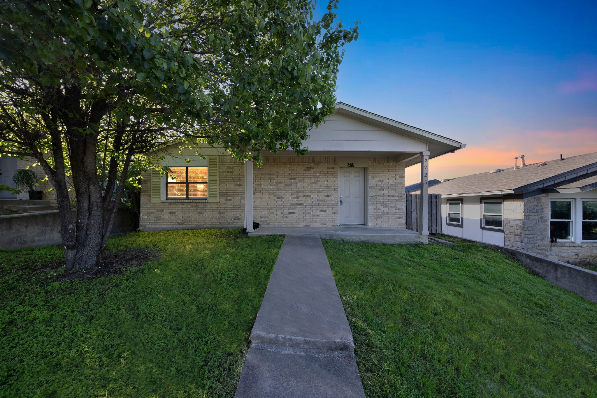 5725 Alsace Trail